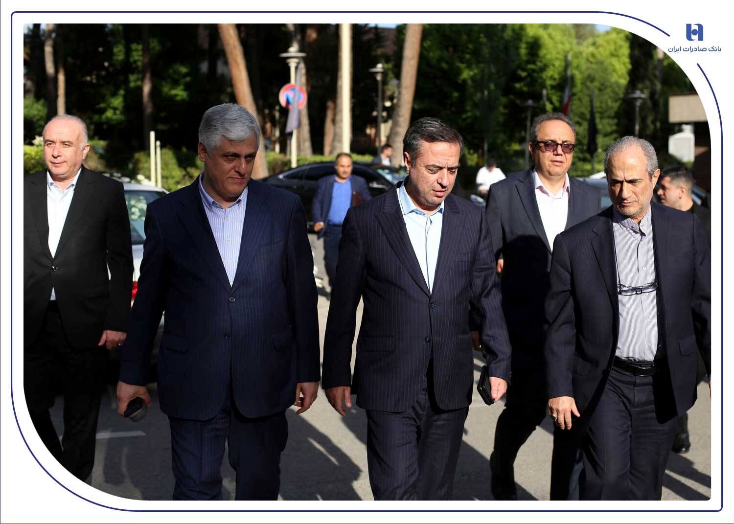 یشگامی بانک صادرات ایران در بازسازی اکوسیستم دانش‌بنیان؛ حمایت راهبردی از آموزش عالی و پیوند دانشگاه، صنعت و اقتصاد در دوران پساجنگ/ تأکید قربان اسکندری بر توسعه آموزش عالی در دوران پساجنگ با رویکرد حمایت بانکی از اقتصاد دانش‌بنیان و فناوری​