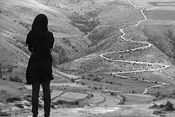 زندگی سیاه دختری که بعد از طلاق والدینش به بیراهه رفت