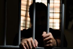 قصاص؛ مجازات قتل به دلیل سوء ظن/ زنم و صاحبکارمان رابطه پنهانی داشتند