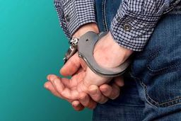 دخترعمه‌ام را به خاطر پول مواد کشتم، زودتر قصاصم کنید