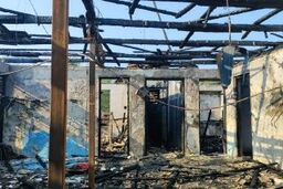 پدر یکی از کشته‌شدگان کمپ ترک اعتیاد لنگرود: درها بسته بود و آتش‌نشانی هم راه نداشت/ اجساد را با نمونه دی‌ان‌ای تحویل می‌دهند