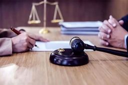 ازدواج با پسرعمو در 14 سالگی، طلاق در 20 سالگی