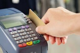 خالی کردن حساب بانکی در پوشش فروش موز ارزان