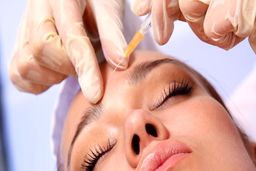 بلای وحشتناکی که آرایشگر زیرزمینی سر زن میانسال آورد