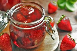 طرز تهیه مربای توت فرنگی، آسان و مجلسی