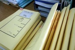 مردی زنش را کشت تا به آمریکا مهاجرت نکند/ قاتل فراری غیابی محاکمه می‌شود