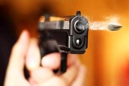 قتل پدر با شلیک گلوله