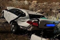 سقوط خودرو به داخل رودخانه ۵ مصدوم بر جای گذاشت