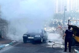آتش‌سوزی پژو ۴۰۵ جلوی چشم همه در اتوبان مدرس/ عکس