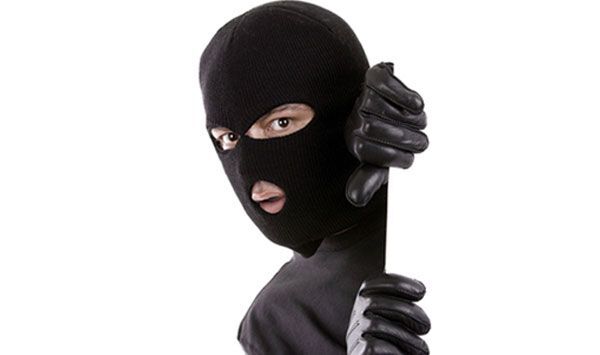فیلم شوکه کننده از سرقت گردنبند در سعادت‌آباد