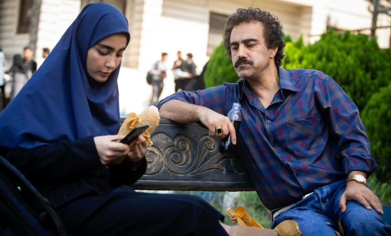 سلفی عجیب سونیا حسینی با نقی معمولی در پشت صحنه