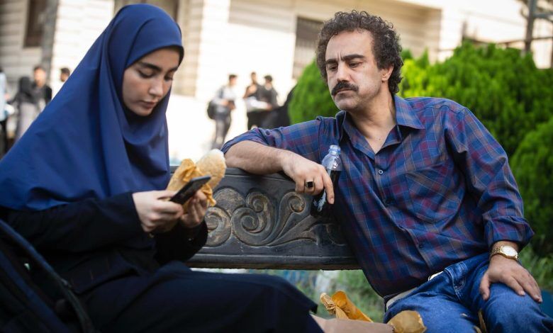 سلفی عجیب سونیا حسینی با نقی معمولی در پشت صحنه