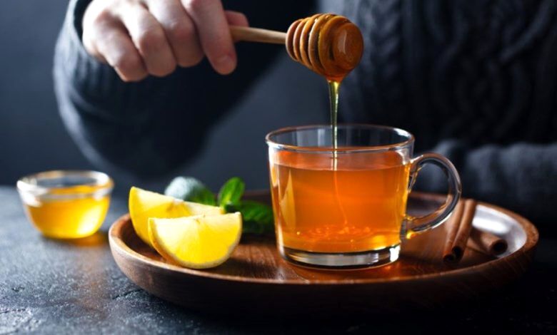 آیا عسل در چای داغ بی‌فایده یا مضر است؟