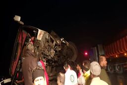 واژگونی اتوبوس در جاده گرمسار

