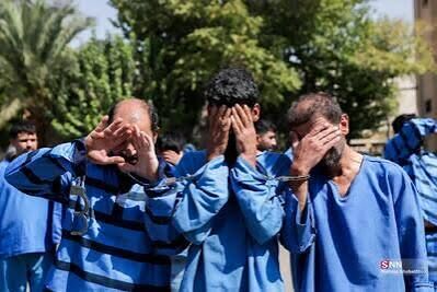 سارق مدارک و کارت‌های بانکی در یافت‌آباد به دام افتاد؛ مالخر هم دستگیر شد