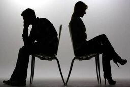 شوهرم، پول‌هایم را می‌خواهد؛ طلاق می‌گیرم