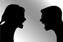 من و شوهرم از اول کتک کاری داشتیم
