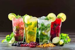 خطر کم‌آبی و گرمازدگی خداحافظی کنید/ بهترین نوشیدنی‌ها برای روزهای گرم