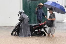 طوفان در ویتنام قربانی گرفت