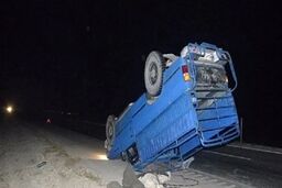 یک کشته و ۲۳ مجروح در حادثه واژگونی وانت حامل کارگران افغان