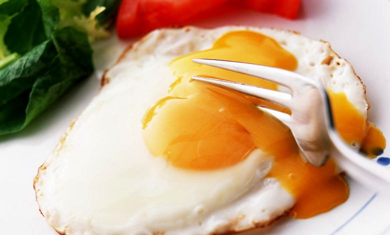 آیا تخم مرغ باعث بالا رفتن کلسترول خون می‌شود؟