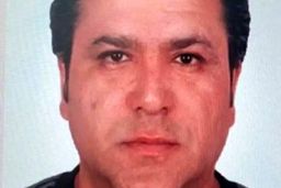 این مرد قاتل فراری است، او را دیده‌اید؟