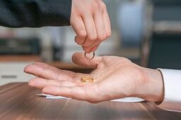 درخواست طلاق دو ماه بعد از تولد فرزند/ دلیل دادخواست زن جوان چیست؟